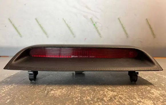 Third/center stoplight