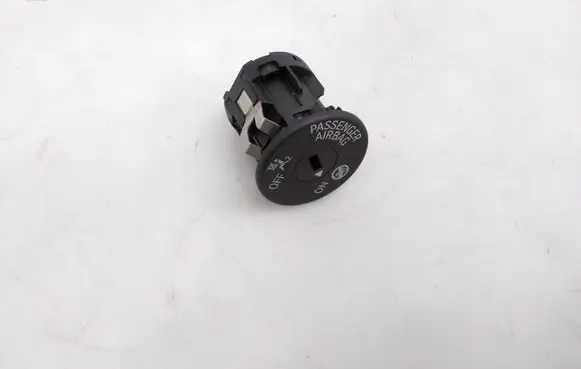 Passenger airbag on/off switch