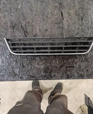 Volkswagen PASSAT B6 Front bumper lower grill 3C0853677