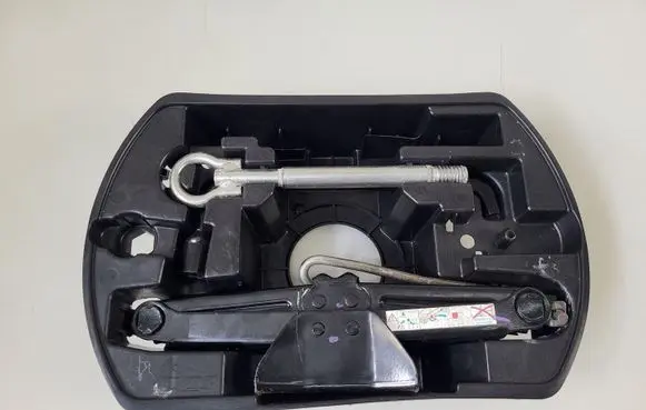 Peugeot 308 Tool set 9805820580