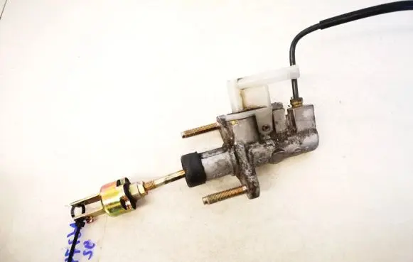 Toyota Corolla Verso E121 Clutch master cylinder