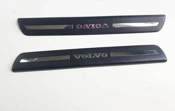 Volvo V50 Foot area side trim 