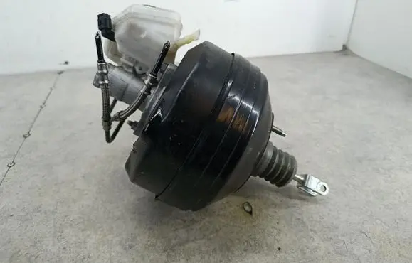 BMW 3 F30 F35 F31 Brake booster 6798422