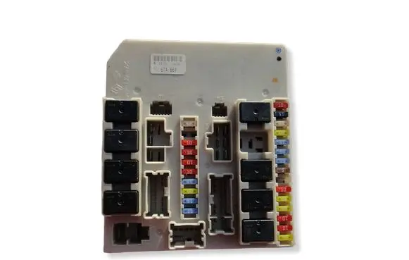 Renault Clio III Fuse box set 674660 6K062405