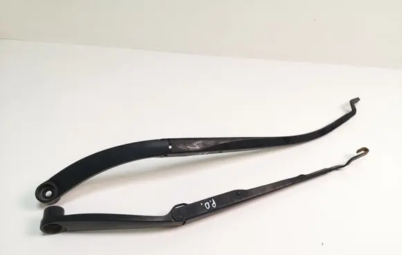 KIA Sportage Front wiper blade arm