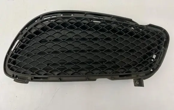 Mercedes-Benz CLS C218 X218 Front bumper lower grill A2188851822