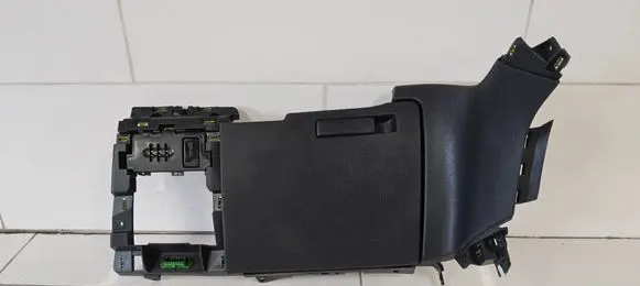 Peugeot 3008 I Glove box 9685168577 63190211