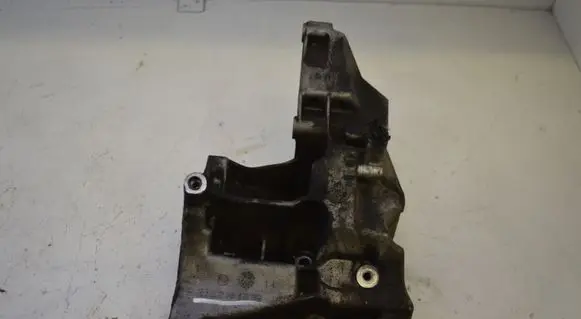 Mercedes-Benz CLK A208 C208 A/C compressor mount bracket R1112361330