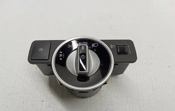 Mercedes-Benz C W204 Light switch A2049053103