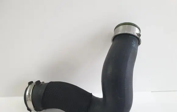 Audi Q7 4L Intercooler hose/pipe 7L6145738A