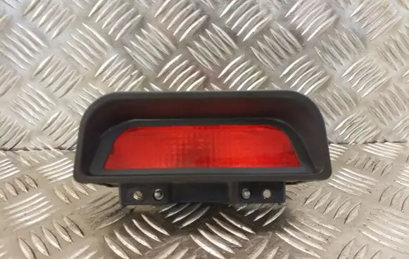 Hyundai Santa Fe Third/center stoplight OKO1L51580