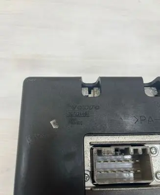 Volvo V70 Radio/GPS head unit trim 30722446
