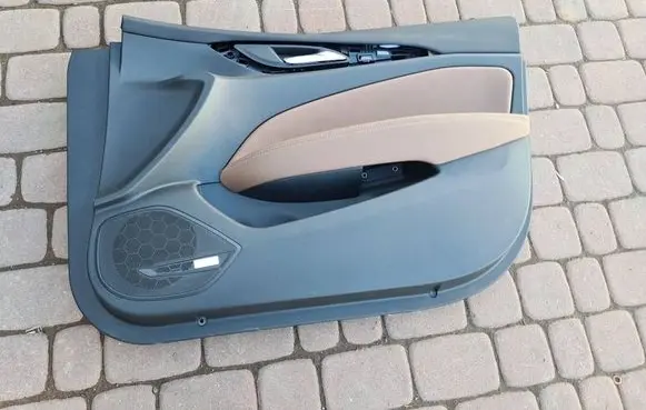 Opel Insignia B Coupe rear side trim panel OPELCZESCI.com-G39