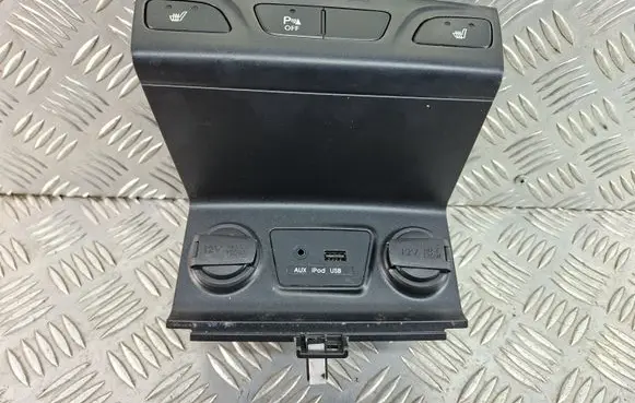 Hyundai ix35 Seat heating switch 933102Y800