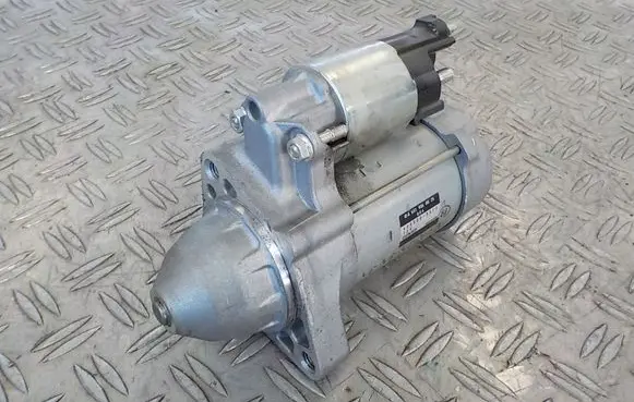 Mercedes-Benz Sprinter W906 Starter motor A6519060026