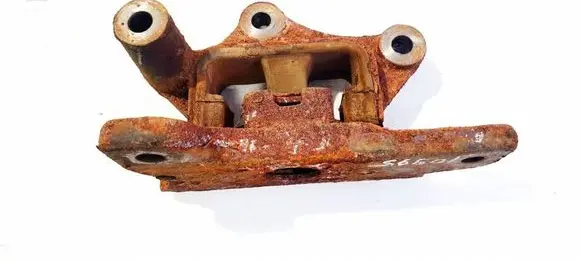 Honda Accord Engine mount bracket 