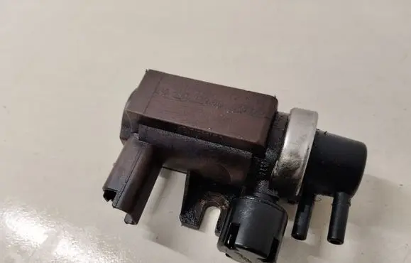 Ford Focus C-MAX Turbo solenoid valve 9650098380