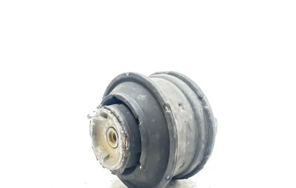 Mercedes-Benz E W210 Engine mount bracket