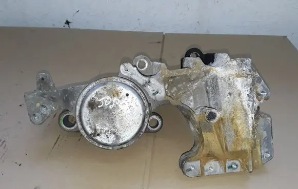 Chevrolet Cruze Engine mount bracket NOCODE