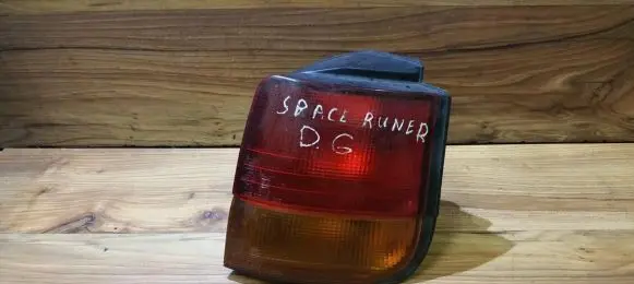 Mitsubishi Space Runner Rear/tail lights