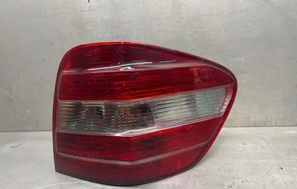 Mercedes-Benz ML W164 Rear/tail lights 404122R 404182R
