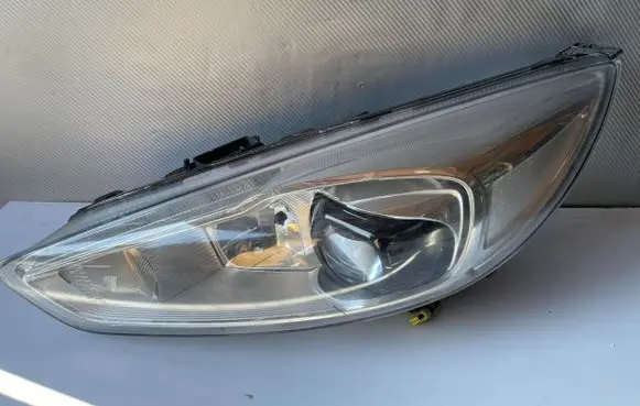 Ford Focus Headlight/headlamp