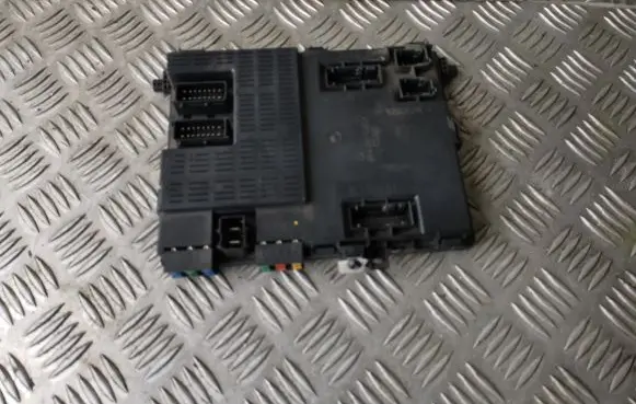 Citroen Xsara Fuse module 9650624580 16165301