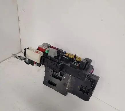 Mercedes-Benz E W212 Fuse module 2129001506 5DK01102331 2129011104