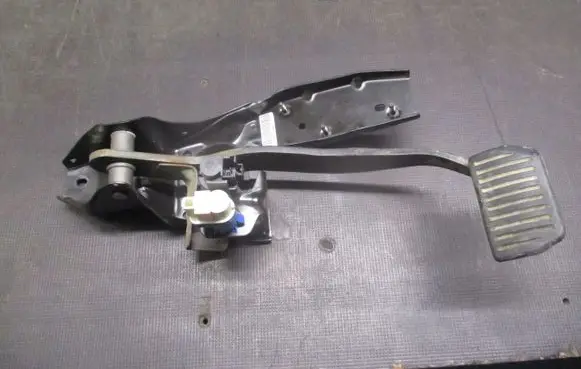 Ford Mondeo MK IV Brake pedal 7G9N2D094RA