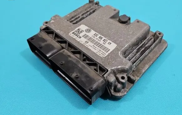 Volkswagen Jetta V Engine control unit/module ECU 0281013226 IMPRK1472805