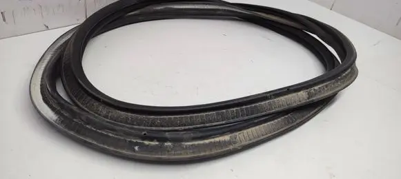 Renault Clio IV Trunk rubber seal (body) 