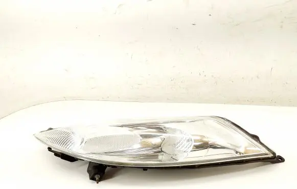 Nissan Juke I F15 Headlight/headlamp