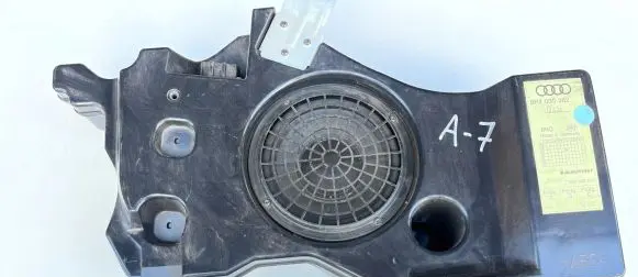 Audi A3 S3 8P Subwoofer speaker 8P4035382 7606500230