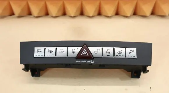 Mercedes-Benz SLK R171 Central console control unit 1718204810