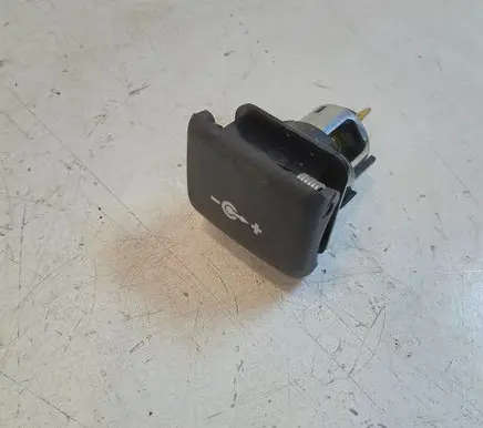 BMW 5 E60 E61 12 V Socket (rear) 6904008