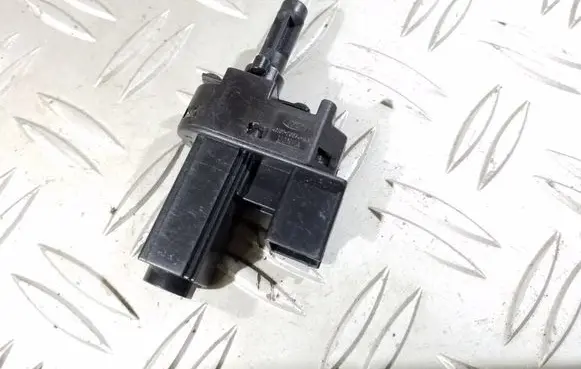Clutch pedal sensor