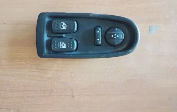 Iveco Daily 4th gen Electric window control switch