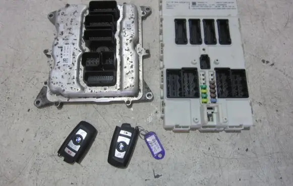 BMW 3 F30 F35 F31 Engine control unit/module ECU 12148604210