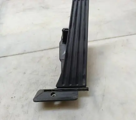 BMW M4 F82 F83 Accelerator throttle pedal 6853175 6PV01043535 12037313DE