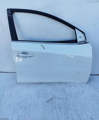 Nissan Pulsar Front door