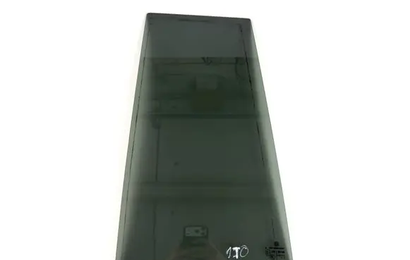Volkswagen Touran I Rear vent window glass 43R001108