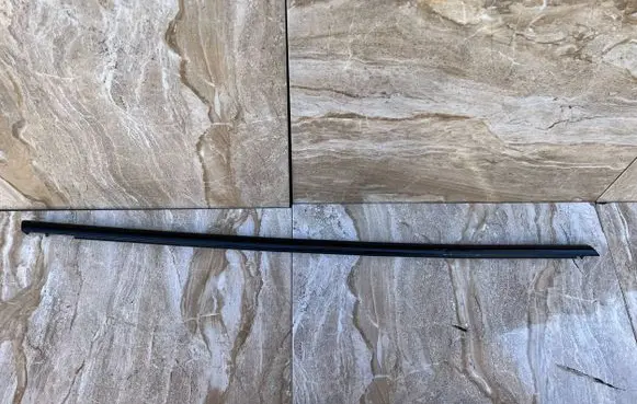 Volvo C40 Front door trim (molding) 33758111