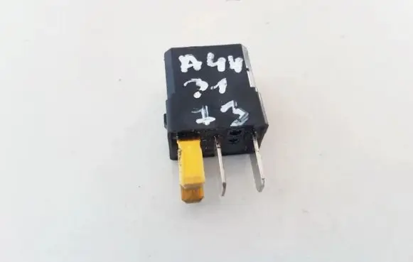 Nissan X-Trail T31 Other relay acm33201