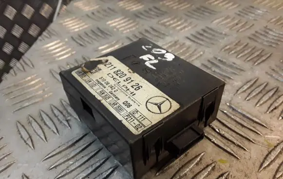 Mercedes-Benz E W211 Alarm control unit/module 2118209126 A2118209126