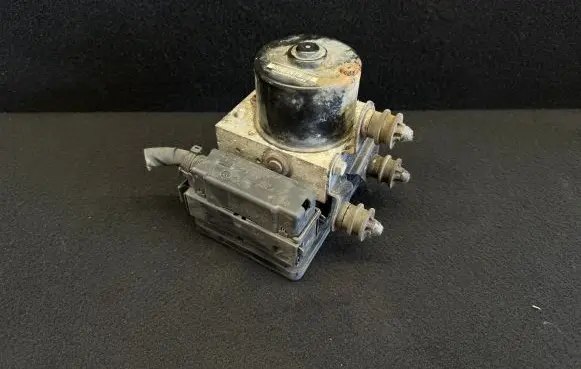 Volkswagen Touran I ABS Pump 1K0907379AC 1K0614517AE