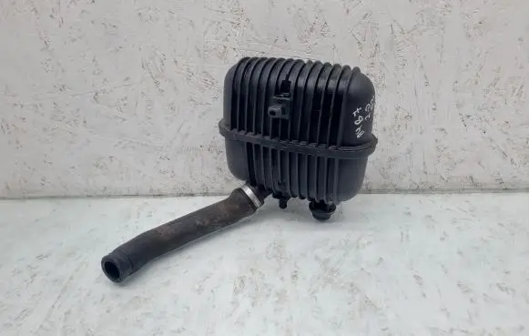 Audi A4 S4 B7 8E 8H Vacuum air tank 8E0129955 8E0145832N