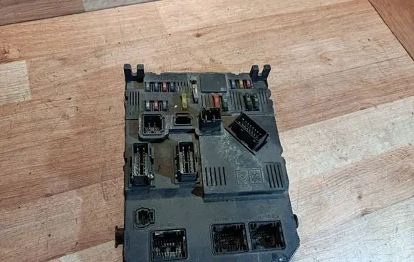 Citroen C3 Central body control module S118085100