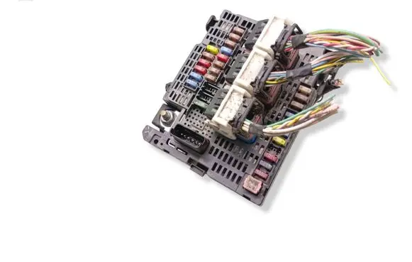 Peugeot 508 Fuse module 9674922080