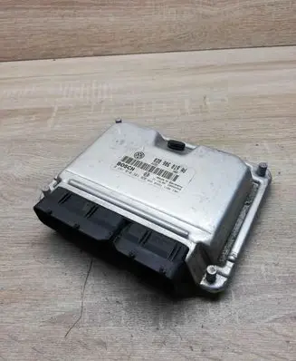 Volkswagen PASSAT B5 Engine control unit/module ECU 038906019AJ 0281010303