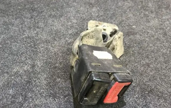 Renault Laguna I Rear seatbelt buckle 5502388aa